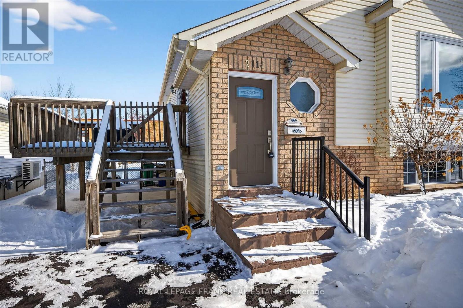 2114 Easthill Drive, Peterborough (Ashburnham Ward 4), Ontario  K9L 1Y8 - Photo 2 - X12729904