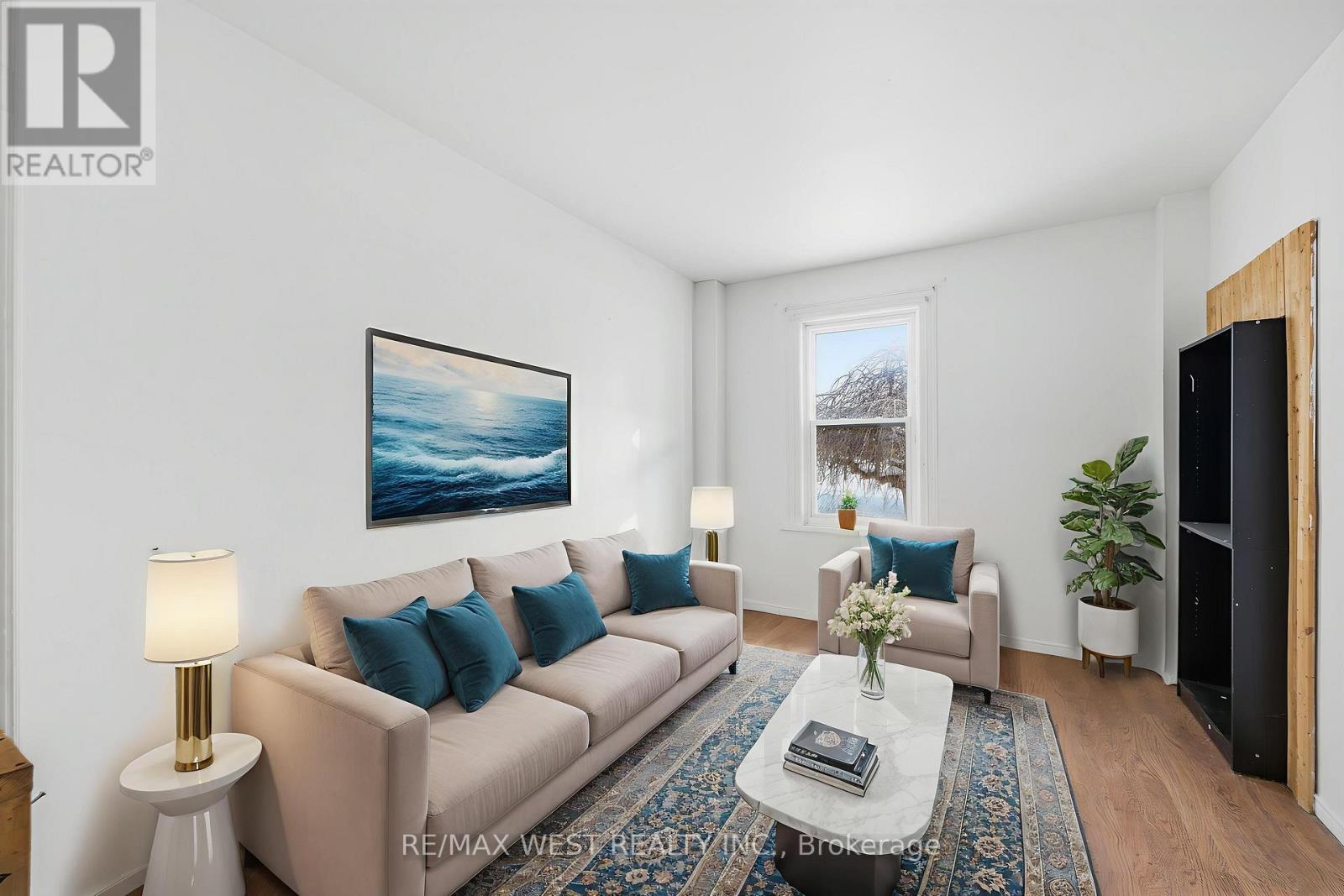 266 Wolfe Street, Peterborough (Town Ward 3), Ontario  K9J 2L3 - Photo 2 - X12731054