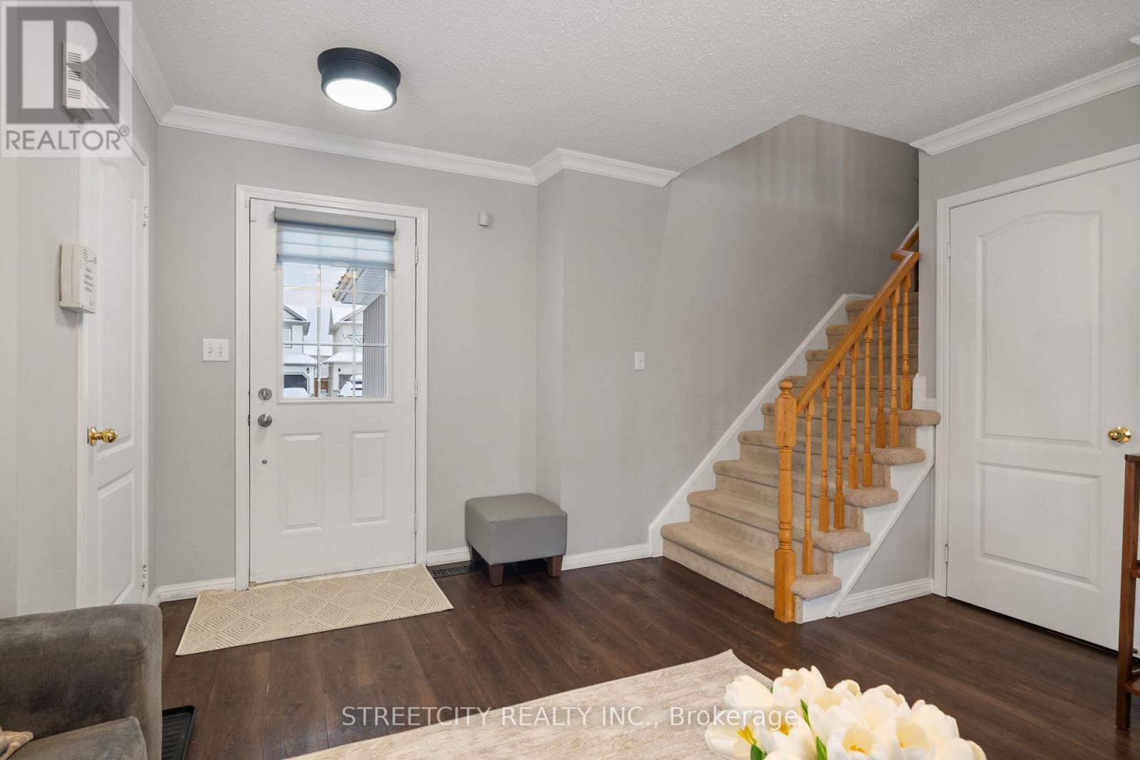 8 Shipley Avenue, Clarington (Newcastle), Ontario  L1B 1M6 - Photo 6 - E12731282