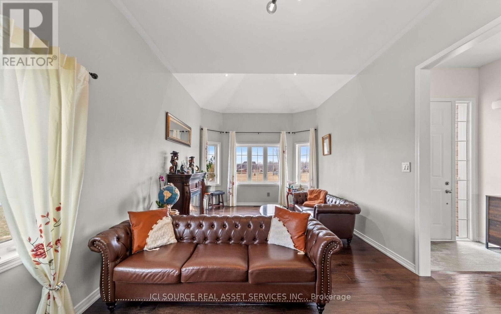 50 Songbird Crescent, Kawartha Lakes (Ops), Ontario  K9V 0A9 - Photo 15 - X12731580