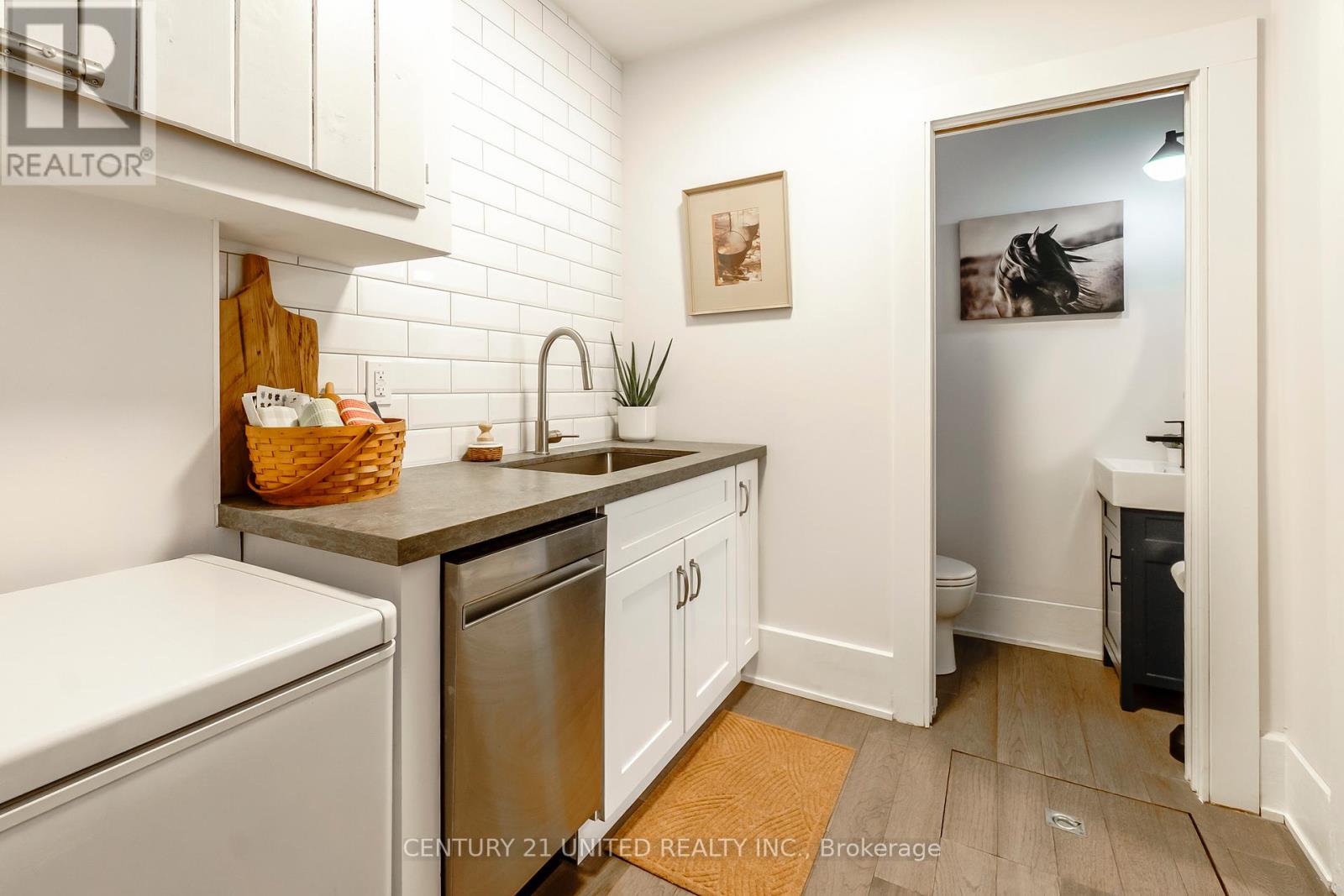 469 Hopkins Avenue, Peterborough (Town Ward 3), Ontario  K9H 2R9 - Photo 14 - X12731940