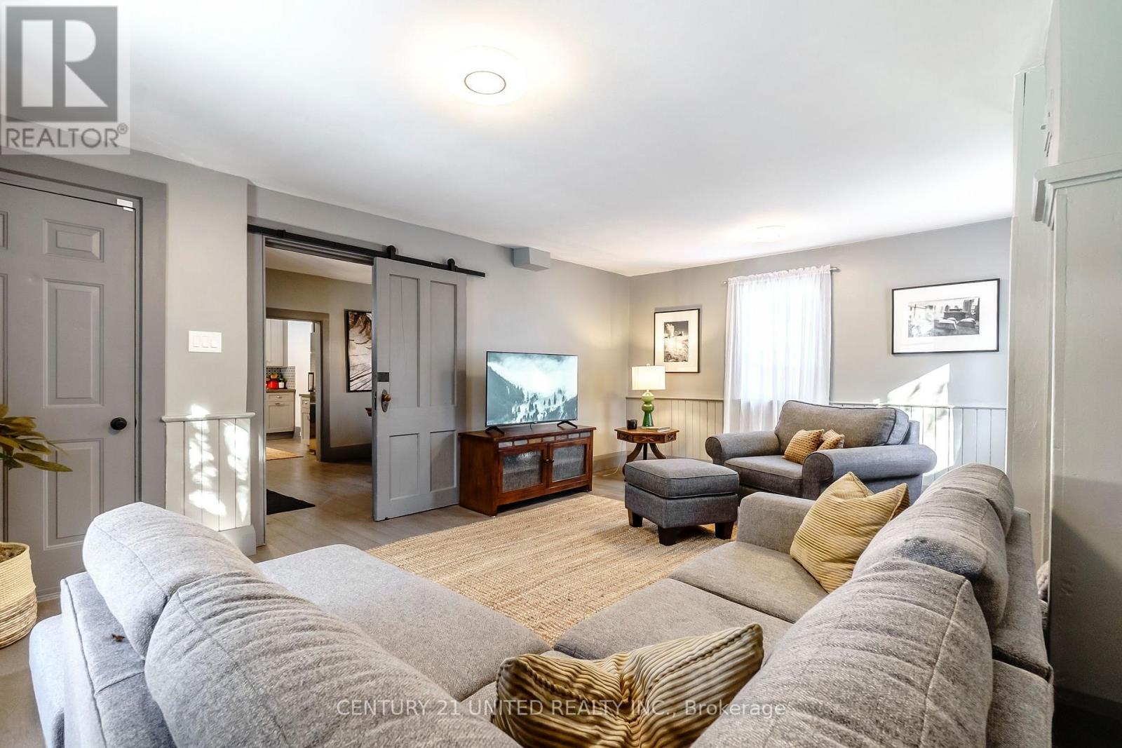 469 Hopkins Avenue, Peterborough (Town Ward 3), Ontario  K9H 2R9 - Photo 17 - X12731940