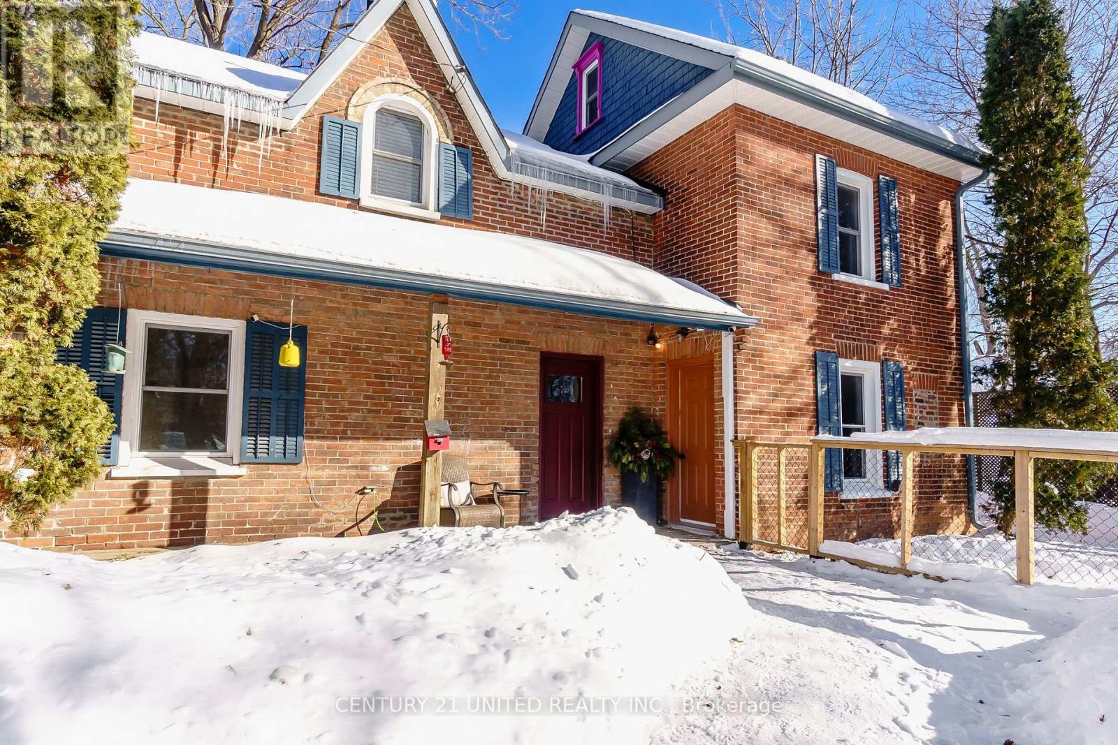 469 Hopkins Avenue, Peterborough (Town Ward 3), Ontario  K9H 2R9 - Photo 3 - X12731940