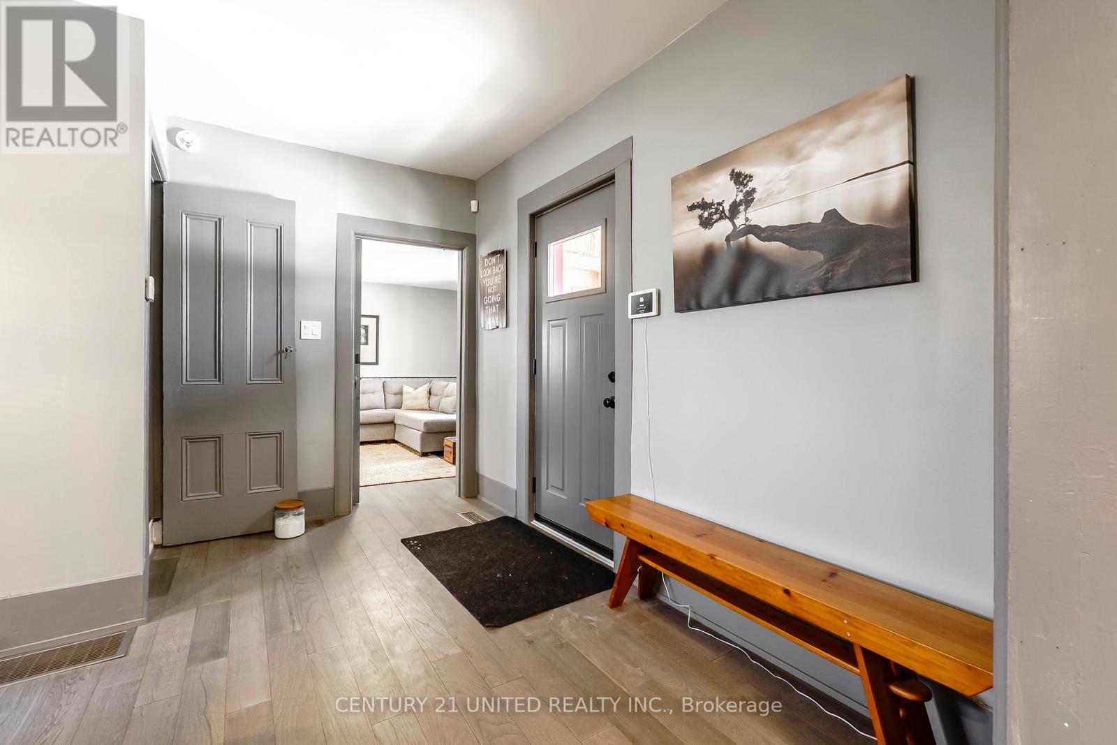 469 Hopkins Avenue, Peterborough (Town Ward 3), Ontario  K9H 2R9 - Photo 4 - X12731940