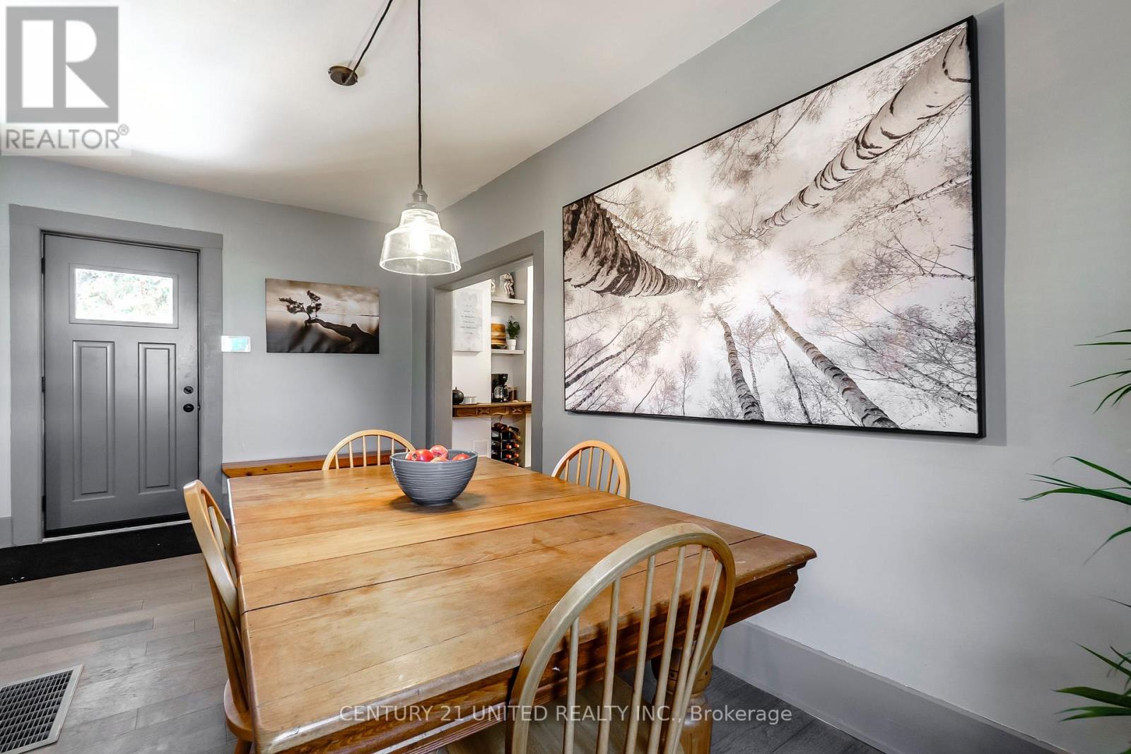 469 Hopkins Avenue, Peterborough (Town Ward 3), Ontario  K9H 2R9 - Photo 6 - X12731940