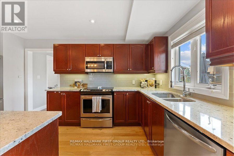 73 Springdale Drive, Kawartha Lakes (Lindsay), Ontario  K9V 0J4 - Photo 10 - X12731978