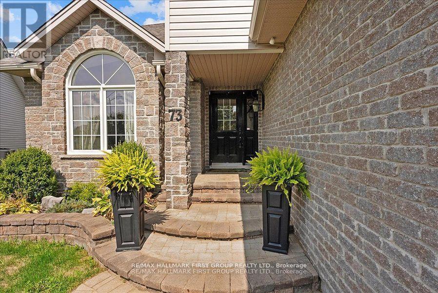 73 Springdale Drive, Kawartha Lakes (Lindsay), Ontario  K9V 0J4 - Photo 4 - X12731978