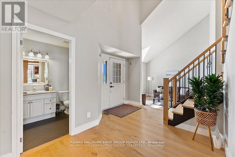 73 Springdale Drive, Kawartha Lakes (Lindsay), Ontario  K9V 0J4 - Photo 5 - X12731978