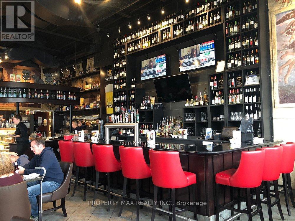 F8 - 449 Kent Street W, Kawartha Lakes (Ops), Ontario  K9V 2Y4 - Photo 4 - X12732586