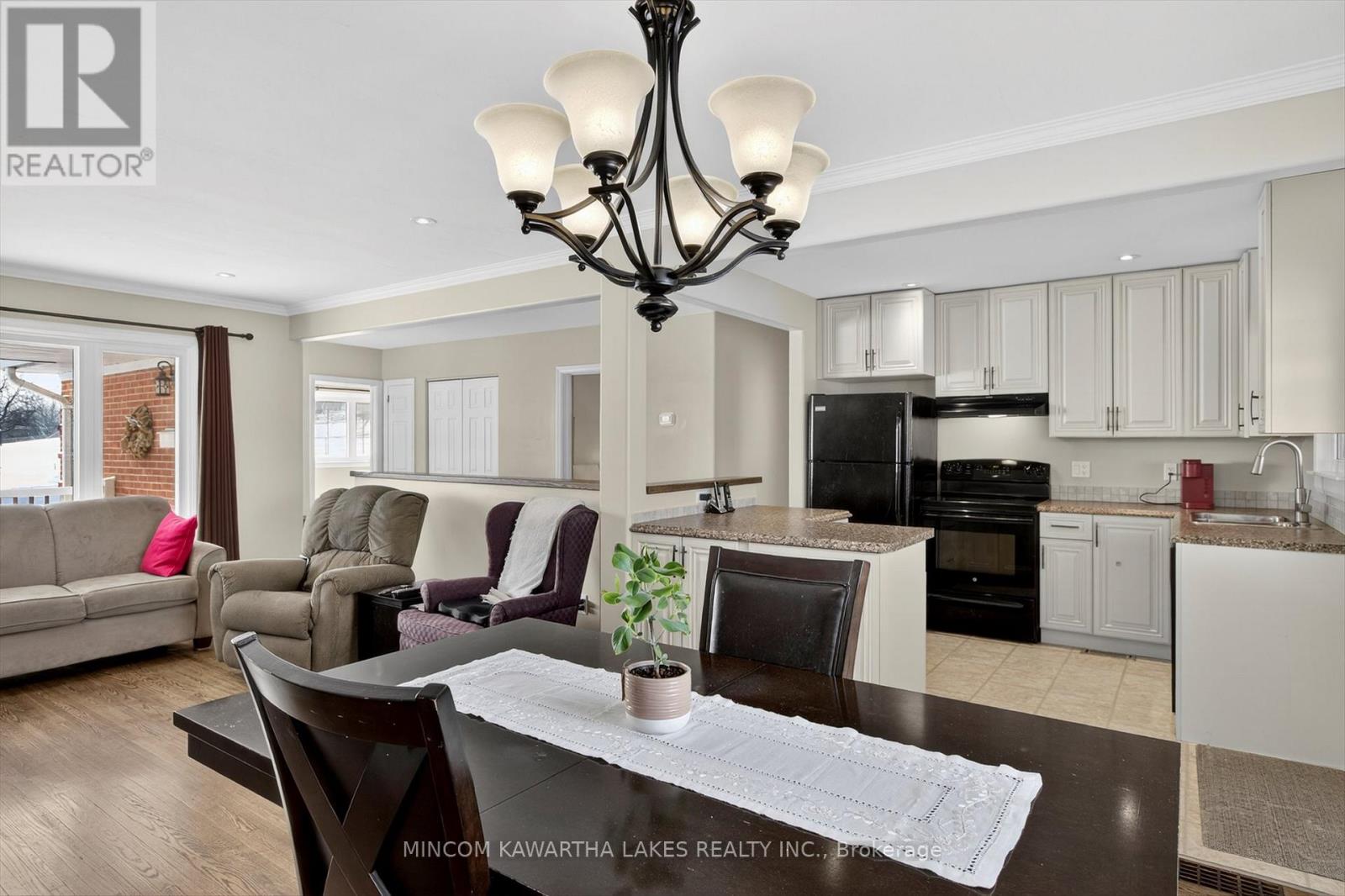 630 Sherbrooke Street, Peterborough (Town Ward 3), Ontario  K9J 2P6 - Photo 11 - X12733266