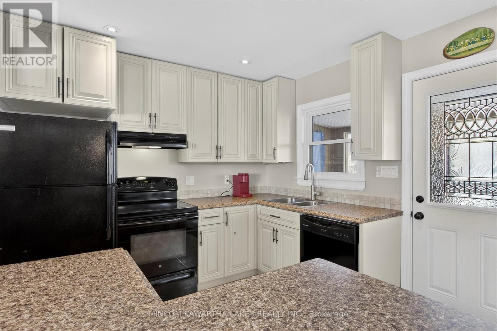 630 Sherbrooke Street, Peterborough (Town Ward 3), Ontario  K9J 2P6 - Photo 13 - X12733266