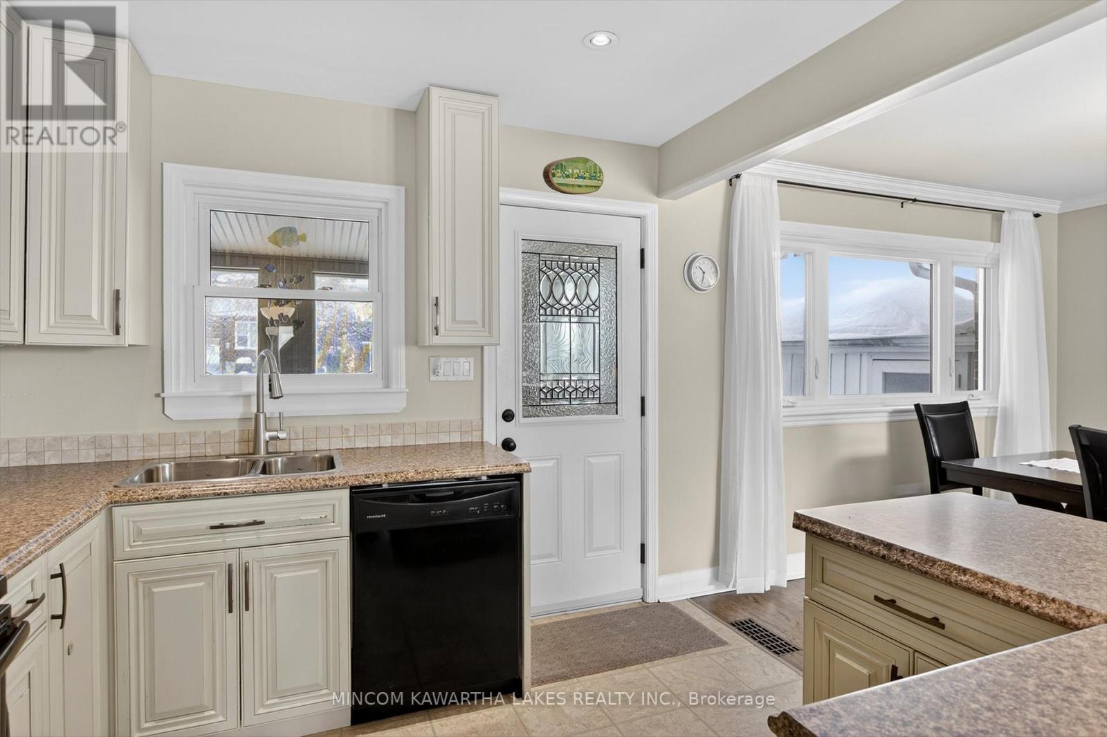 630 Sherbrooke Street, Peterborough (Town Ward 3), Ontario  K9J 2P6 - Photo 14 - X12733266