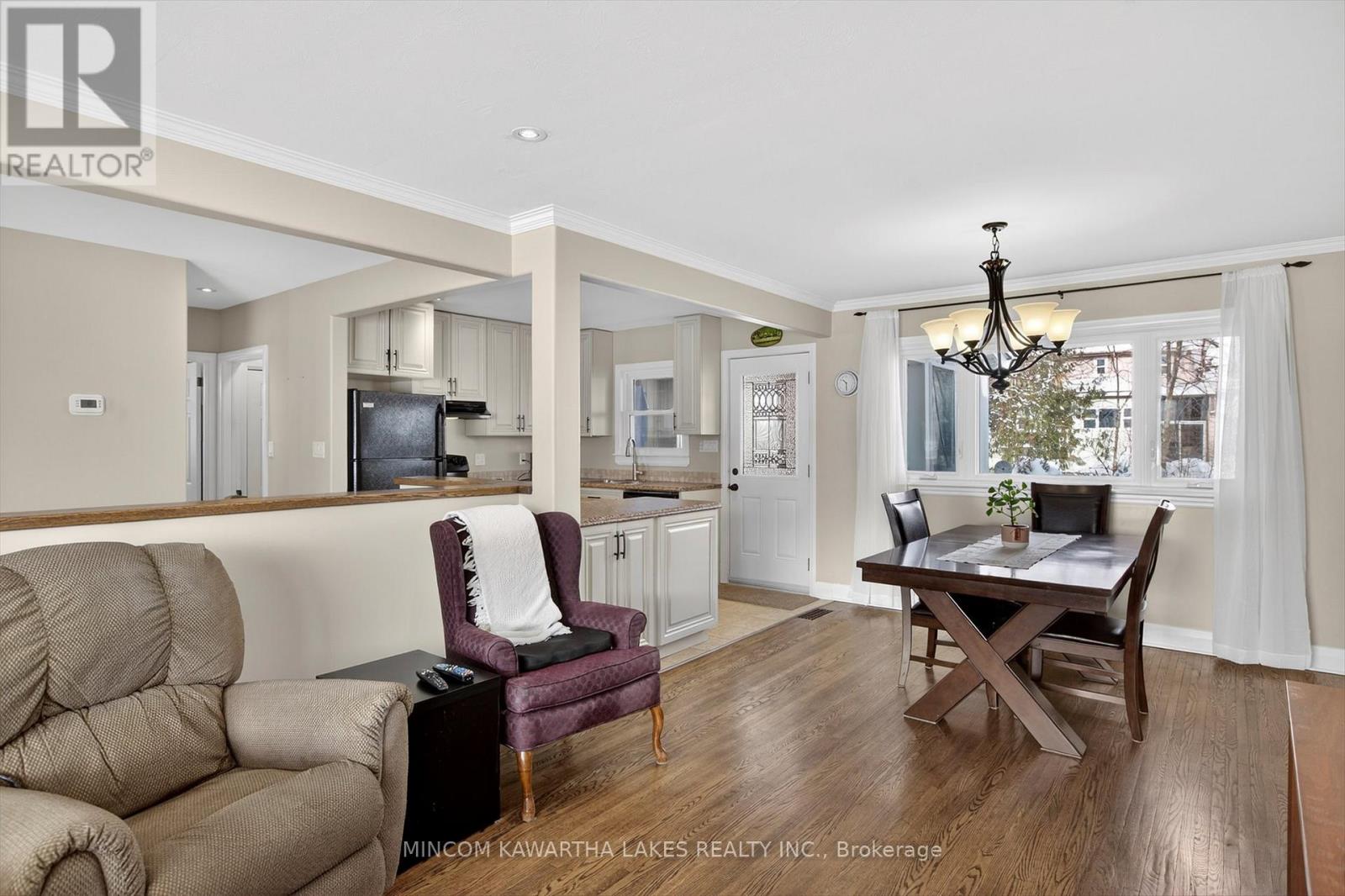 630 Sherbrooke Street, Peterborough (Town Ward 3), Ontario  K9J 2P6 - Photo 8 - X12733266