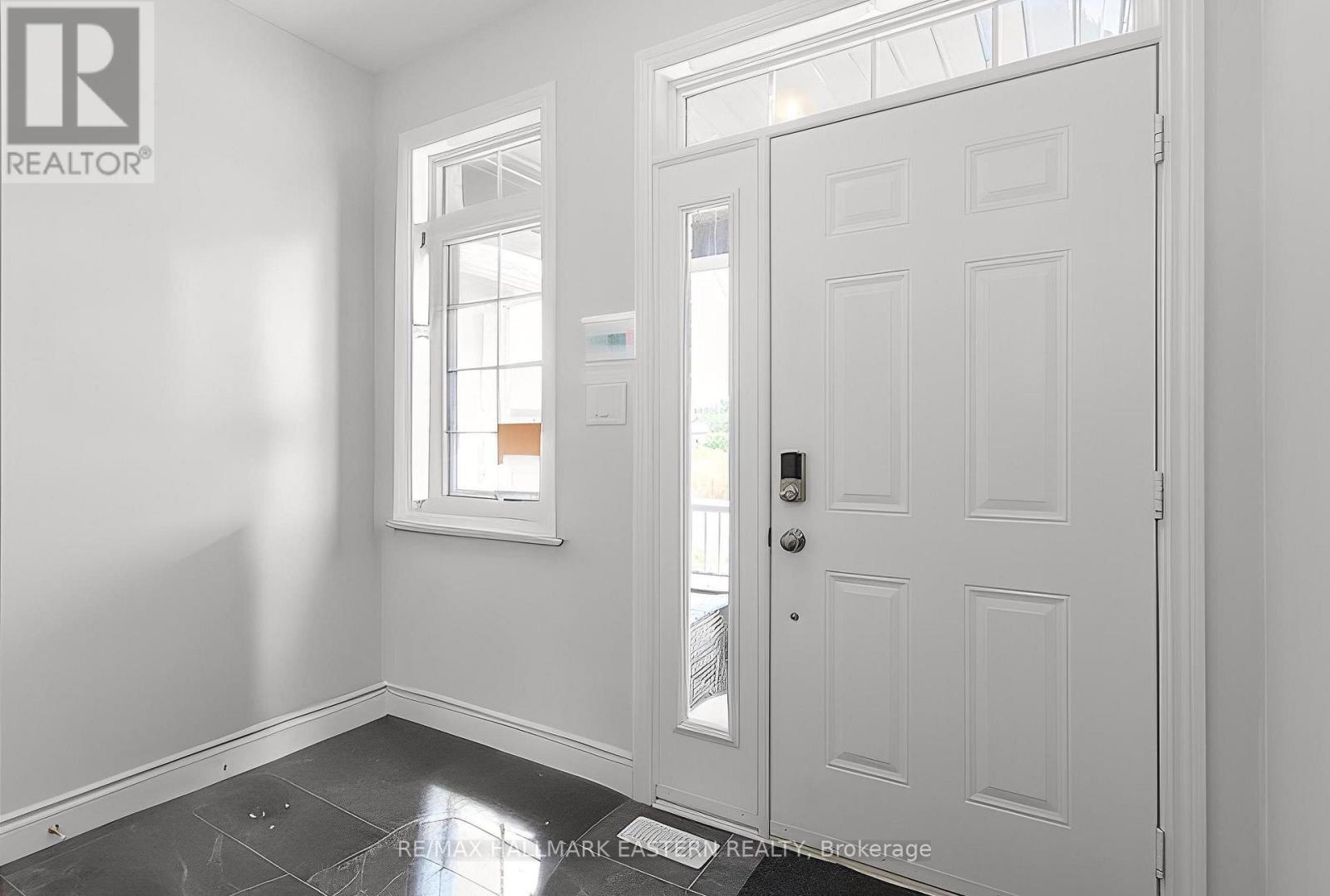 34 Coldbrook Drive, Cavan Monaghan (Millbrook Village), Ontario  L0A 1G0 - Photo 11 - X12733404