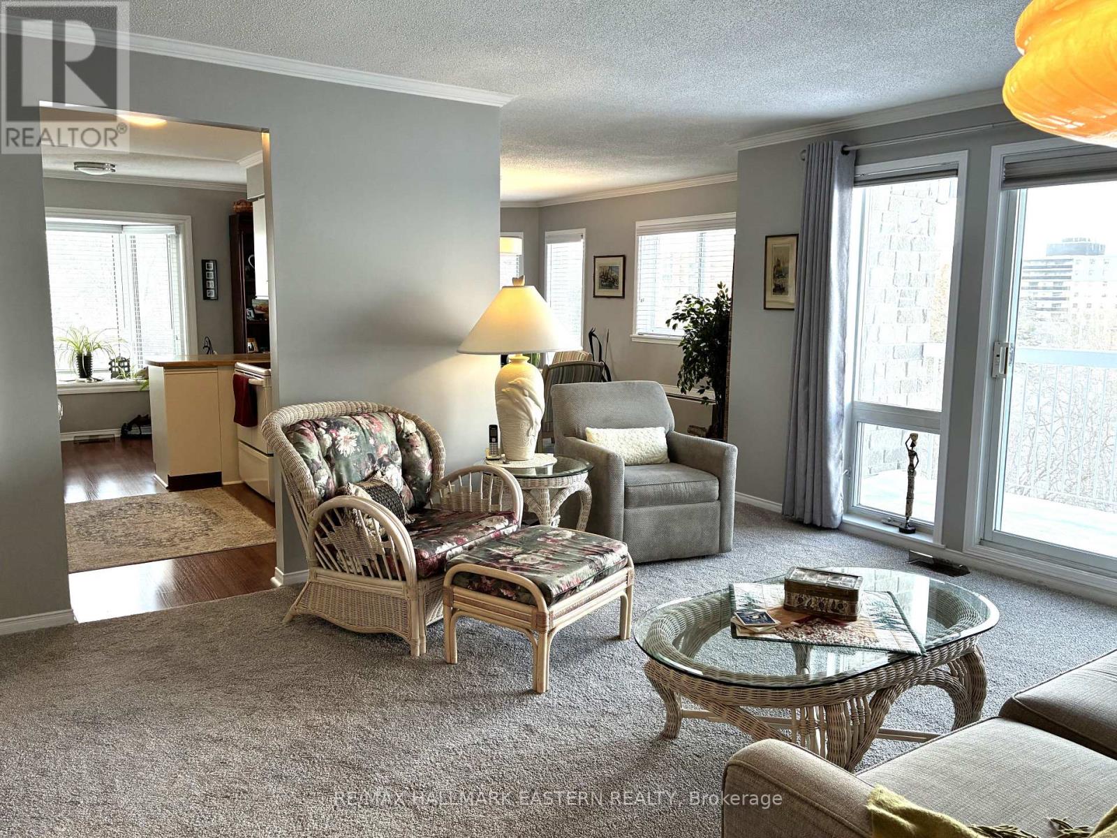 304c - 1099 Clonsilla Avenue Sw, Peterborough (Otonabee Ward 1), Ontario  K9J 8L8 - Photo 4 - X12733572