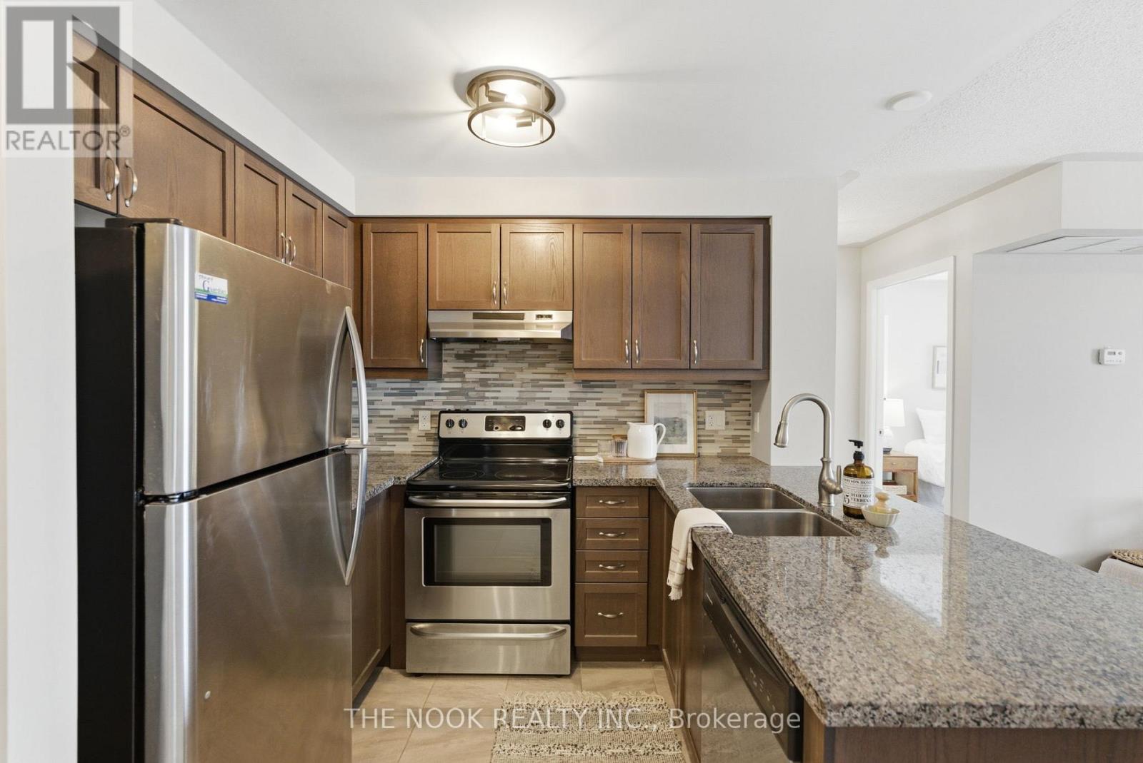 301 - 910 Wentworth Street, Peterborough (Otonabee Ward 1), Ontario  K9J 8R8 - Photo 8 - X12733852