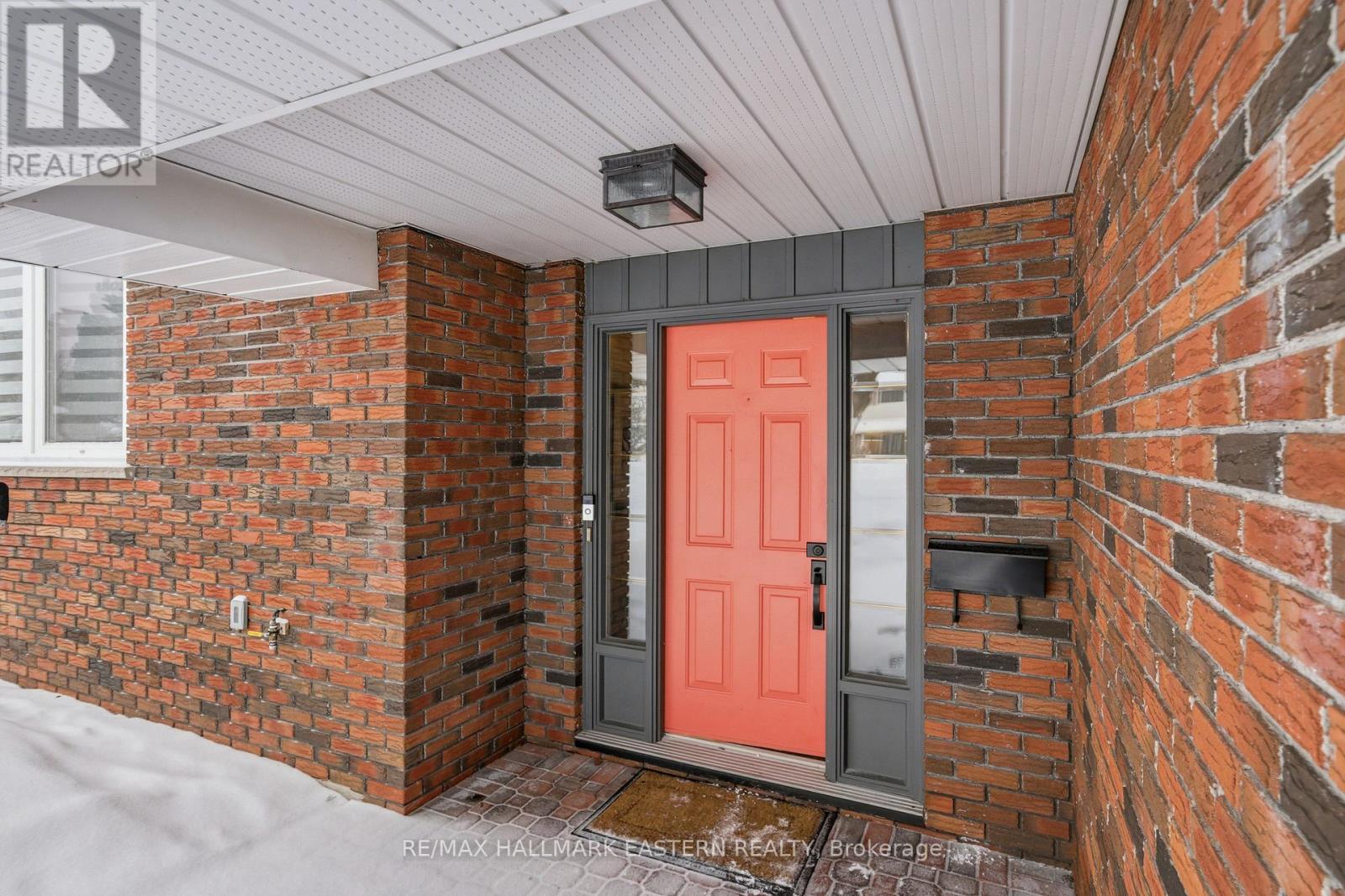 1601 Rocklands Road, Peterborough (Monaghan Ward 2), Ontario  K9J 6R8 - Photo 4 - X12734048