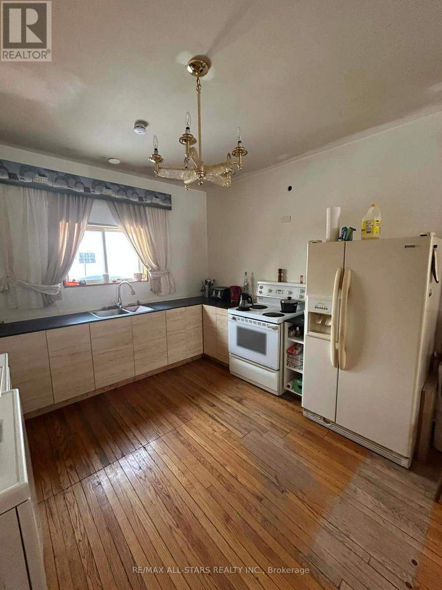 23 Victoria Avenue N, Kawartha Lakes (Lindsay), Ontario  K9V 4E6 - Photo 3 - X12734734