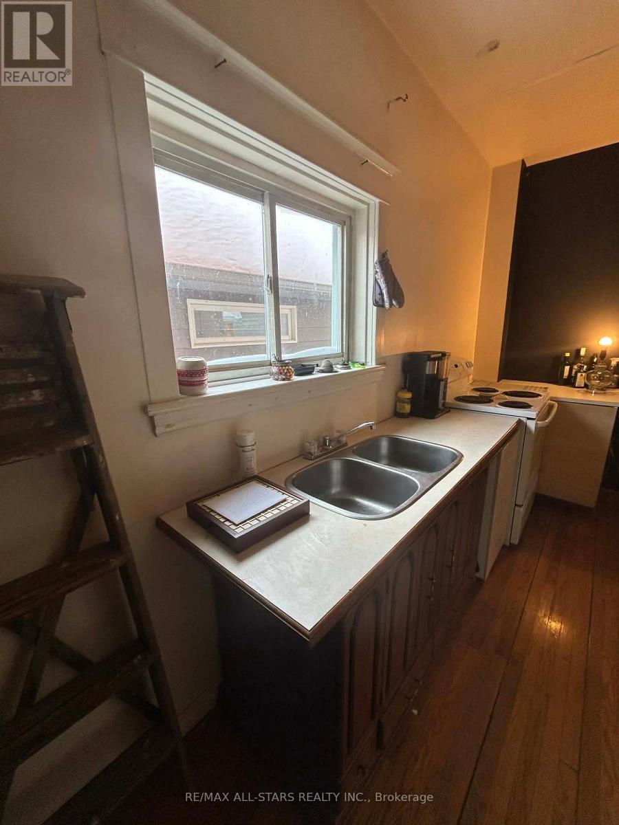 23 Victoria Avenue N, Kawartha Lakes (Lindsay), Ontario  K9V 4E6 - Photo 9 - X12734734