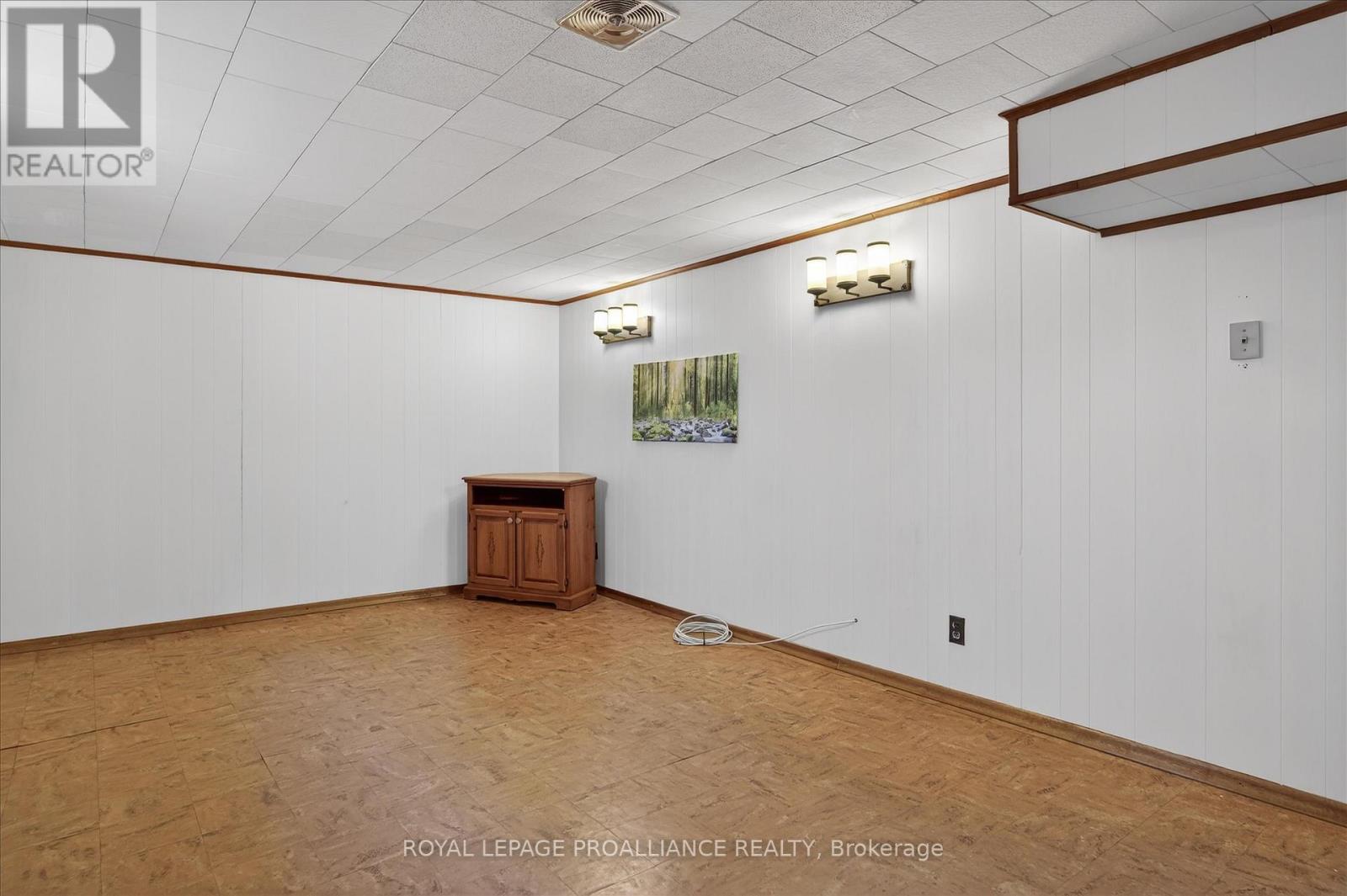 260 Bellevue Street, Peterborough (Northcrest Ward 5), Ontario  K9H 5E5 - Photo 31 - X12735358