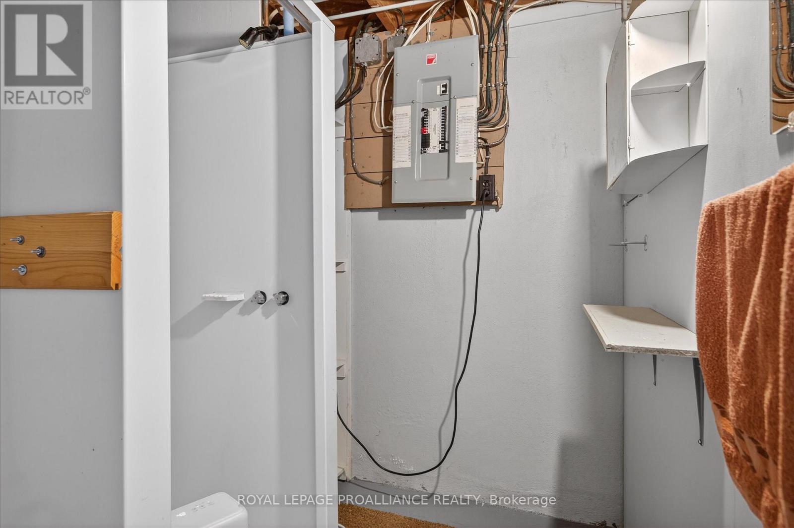 260 Bellevue Street, Peterborough (Northcrest Ward 5), Ontario  K9H 5E5 - Photo 37 - X12735358