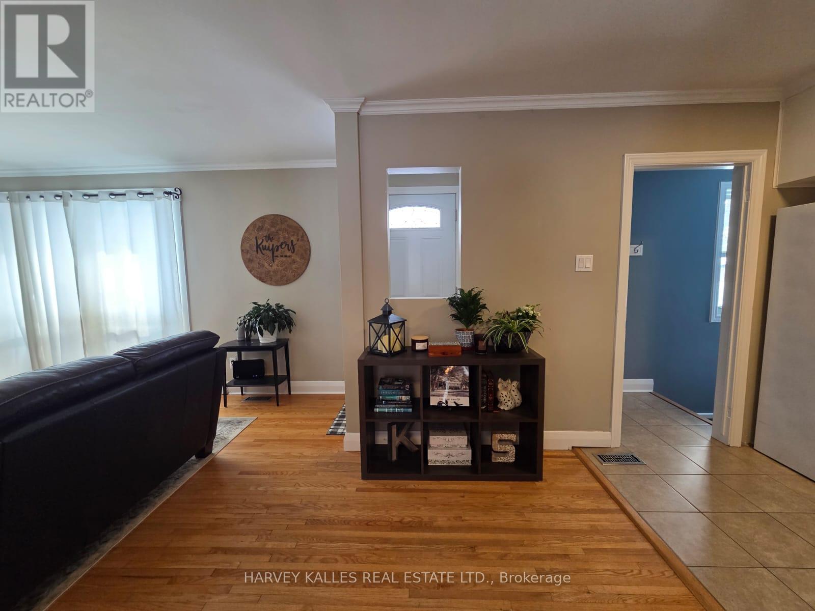 112 Dumble Avenue, Peterborough (Northcrest Ward 5), Ontario  K9H 5A8 - Photo 9 - X12736176