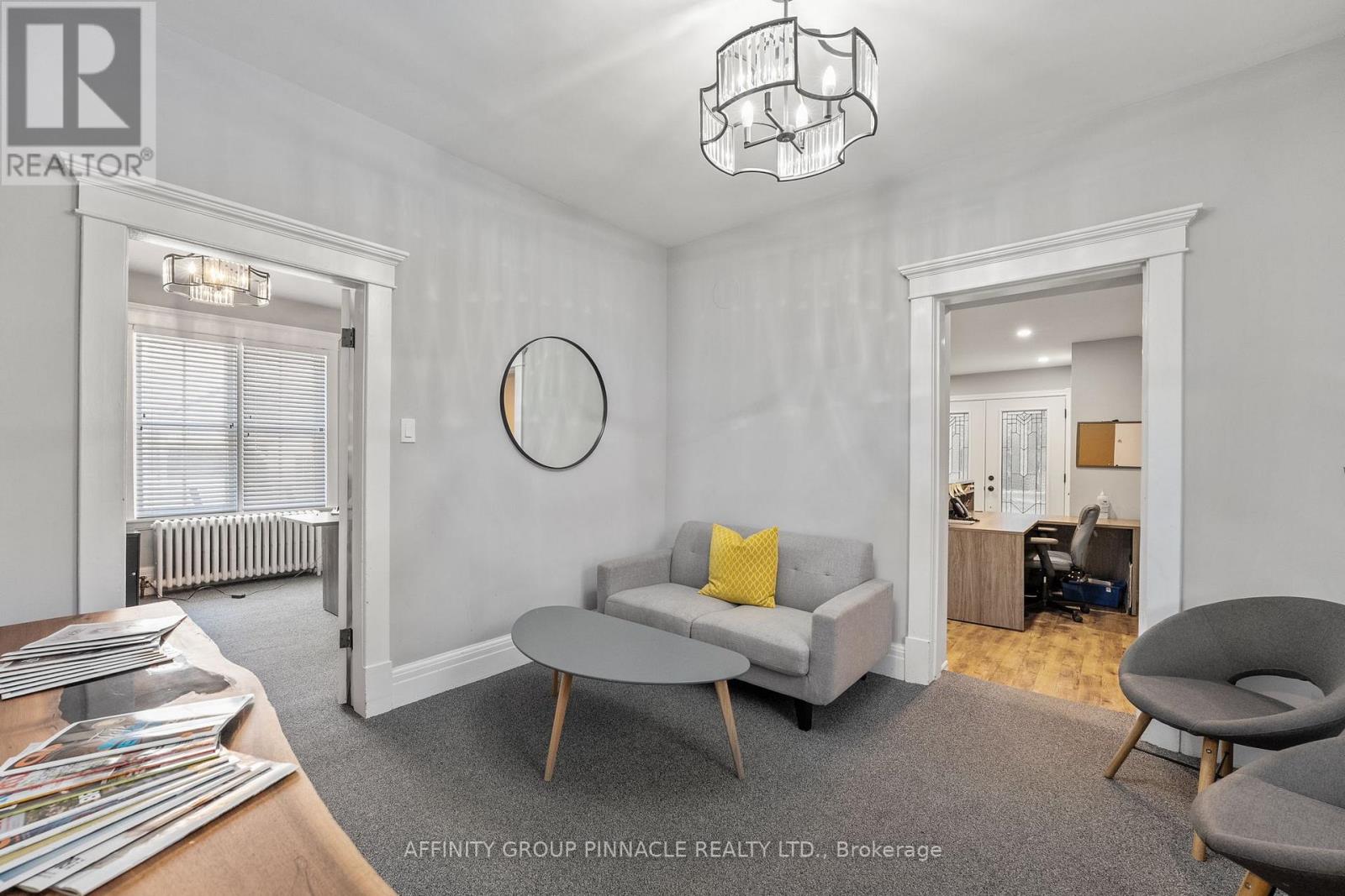 255 Kent Street W, Kawartha Lakes (Lindsay), Ontario  K9V 2Z4 - Photo 12 - X12736532