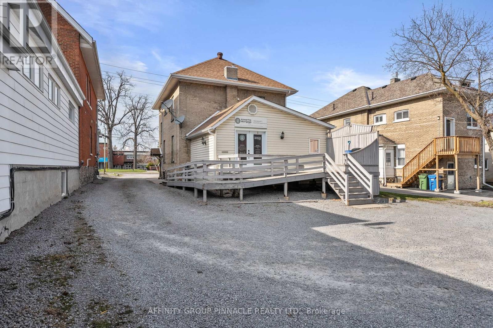 255 Kent Street W, Kawartha Lakes (Lindsay), Ontario  K9V 2Z4 - Photo 8 - X12736552