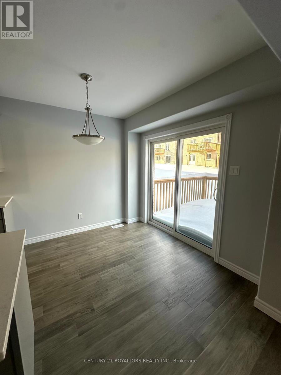 240 O'neil Street, Peterborough (Monaghan Ward 2), Ontario  K9J 6X4 - Photo 12 - X12736510