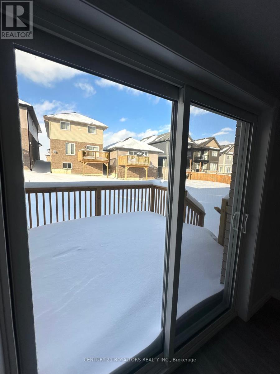 240 O'neil Street, Peterborough (Monaghan Ward 2), Ontario  K9J 6X4 - Photo 13 - X12736510