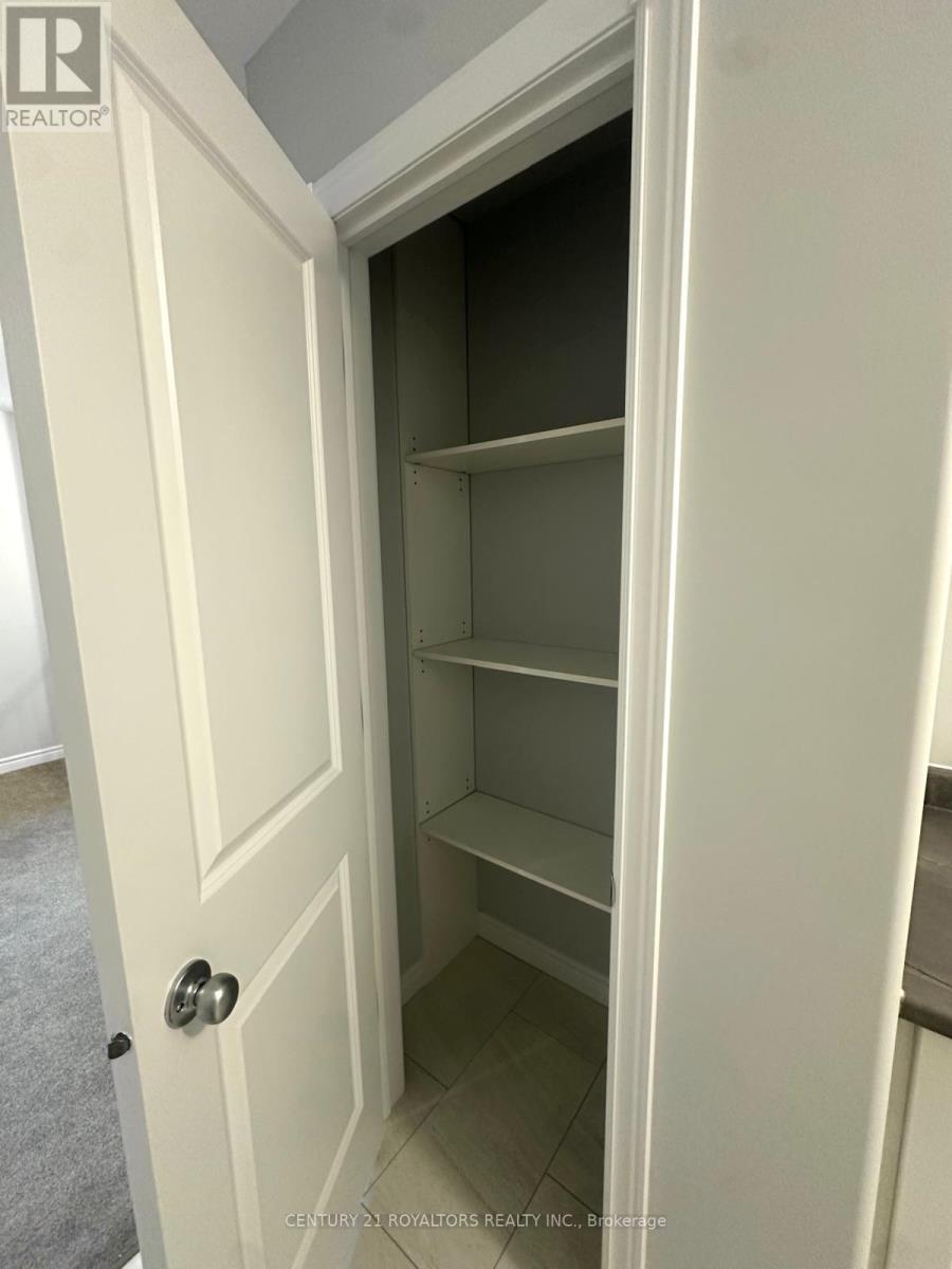 240 O'neil Street, Peterborough (Monaghan Ward 2), Ontario  K9J 6X4 - Photo 15 - X12736510