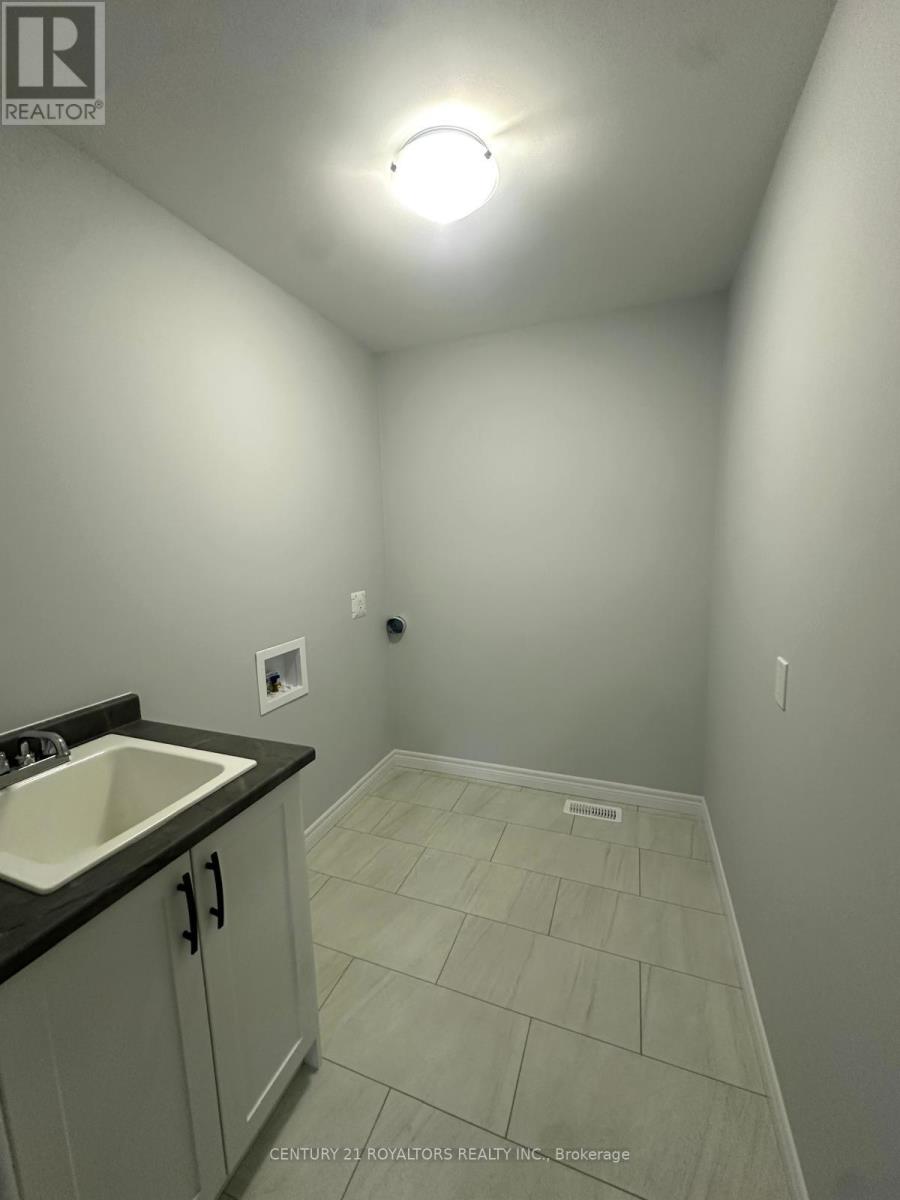 240 O'neil Street, Peterborough (Monaghan Ward 2), Ontario  K9J 6X4 - Photo 33 - X12736510