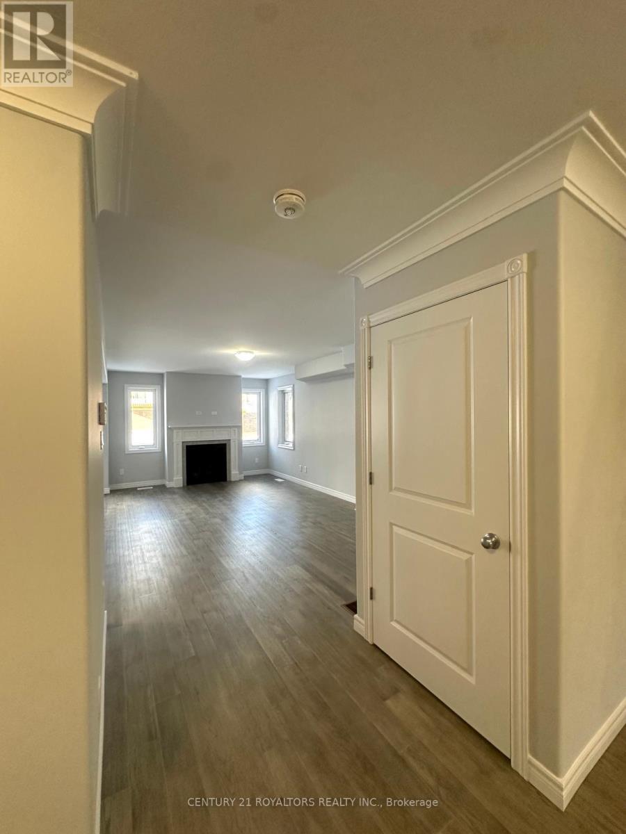 240 O'neil Street, Peterborough (Monaghan Ward 2), Ontario  K9J 6X4 - Photo 8 - X12736510