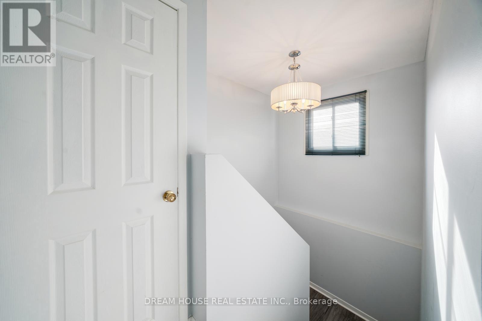 2048 Walker Avenue, Peterborough (Ashburnham Ward 4), Ontario  K9L 1S1 - Photo 12 - X12737248