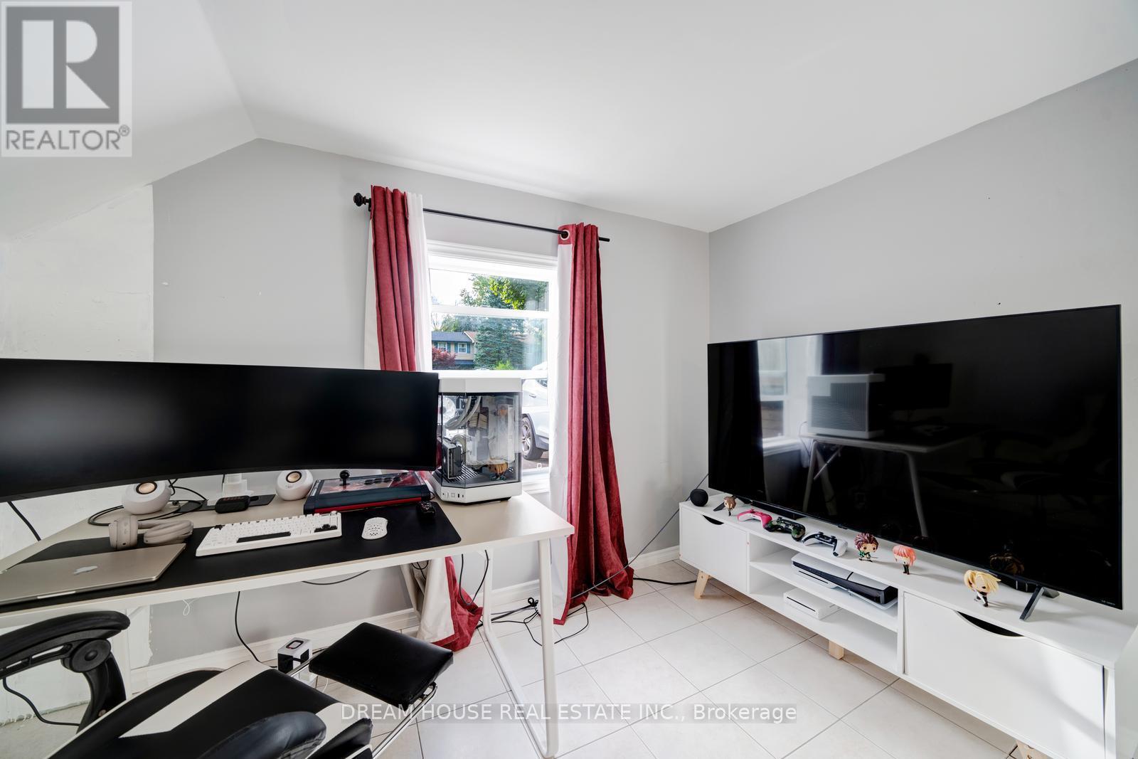 2048 Walker Avenue, Peterborough (Ashburnham Ward 4), Ontario  K9L 1S1 - Photo 18 - X12737248