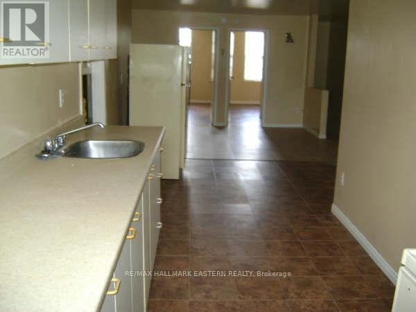 122 Park Street N, Peterborough (Town Ward 3), Ontario  K9J 3V7 - Photo 10 - X12740338