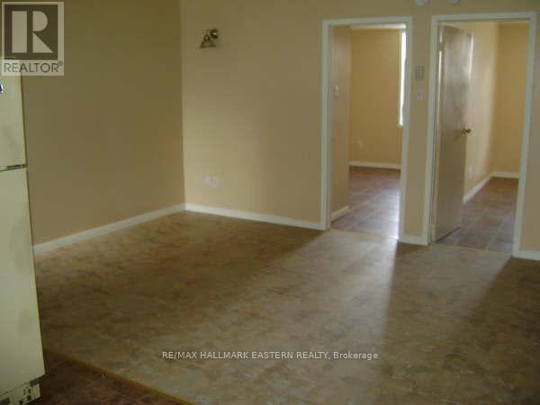 122 Park Street N, Peterborough (Town Ward 3), Ontario  K9J 3V7 - Photo 11 - X12740338