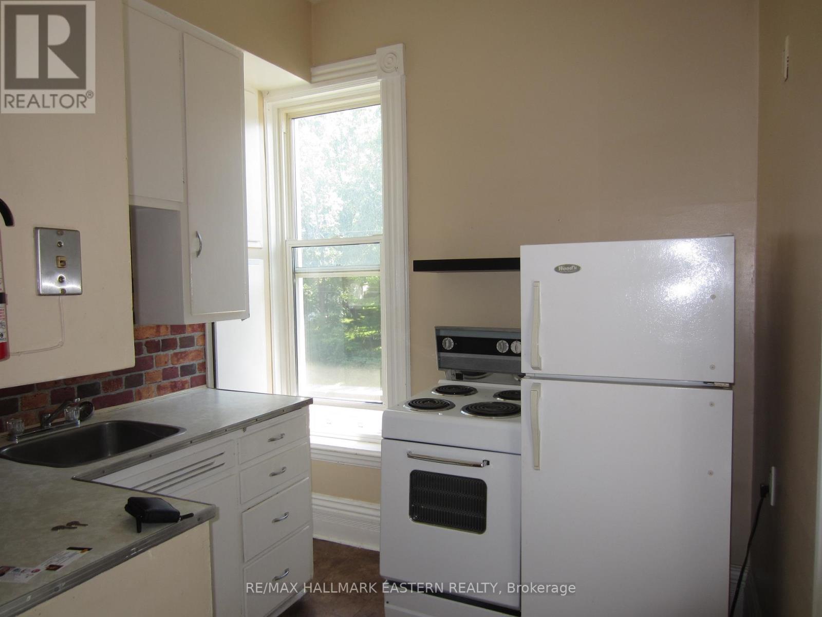 629 Rubidge Street, Peterborough (Town Ward 3), Ontario  K9H 4E9 - Photo 13 - X12740344