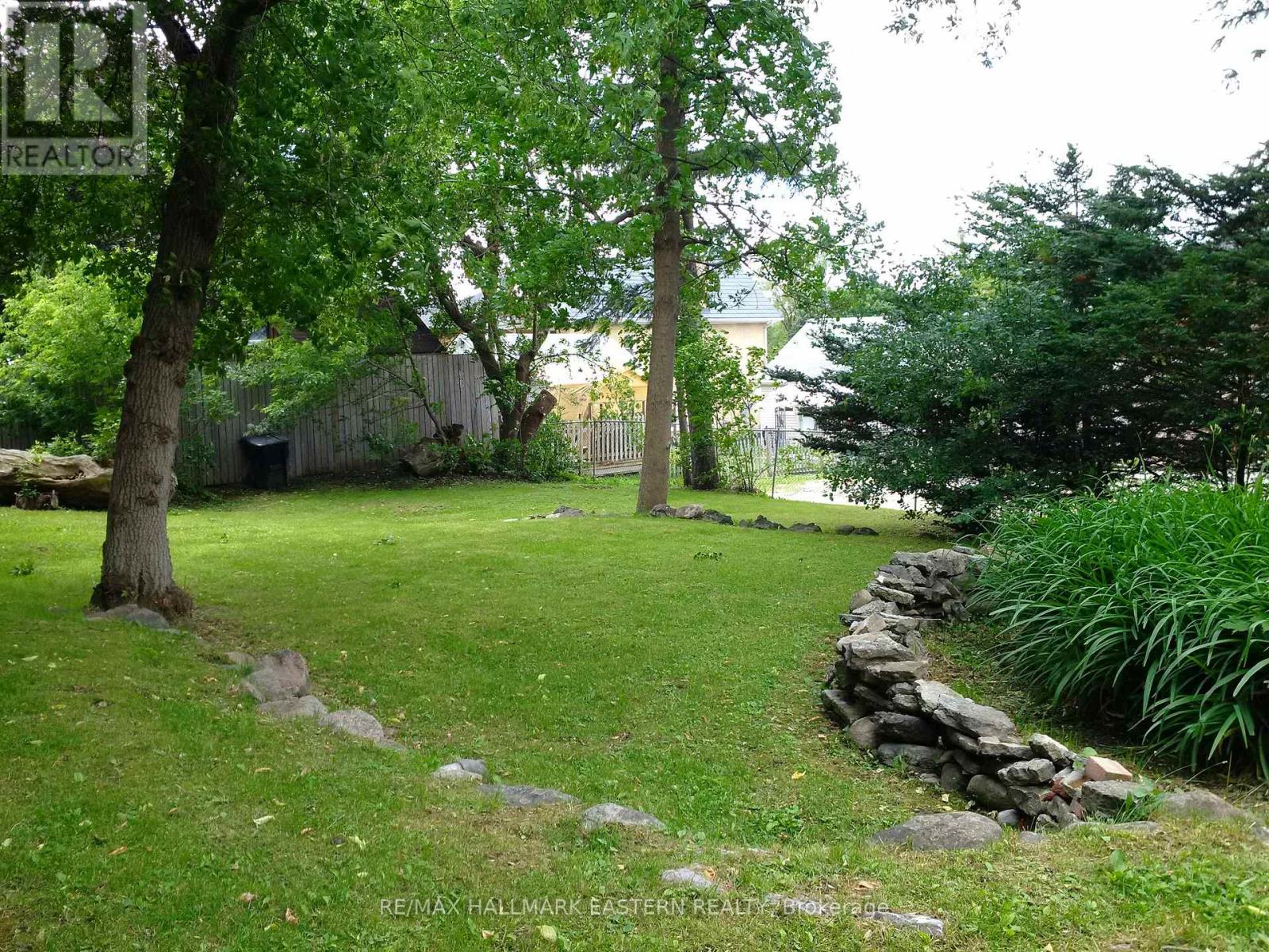 629 Rubidge Street, Peterborough (Town Ward 3), Ontario  K9H 4E9 - Photo 5 - X12740344