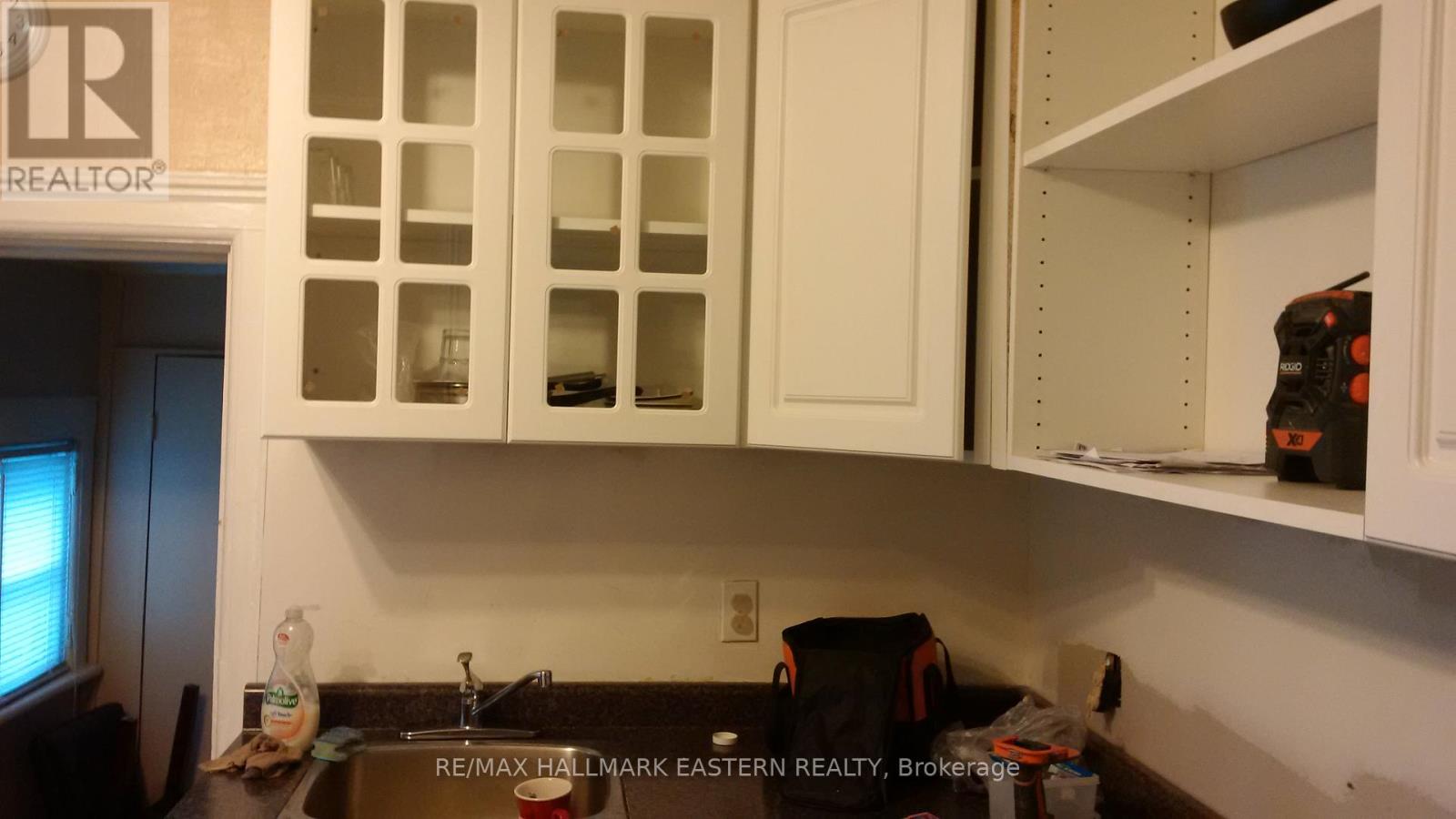 378 Stewart Street, Peterborough (Town Ward 3), Ontario  K9H 4B1 - Photo 9 - X12740408