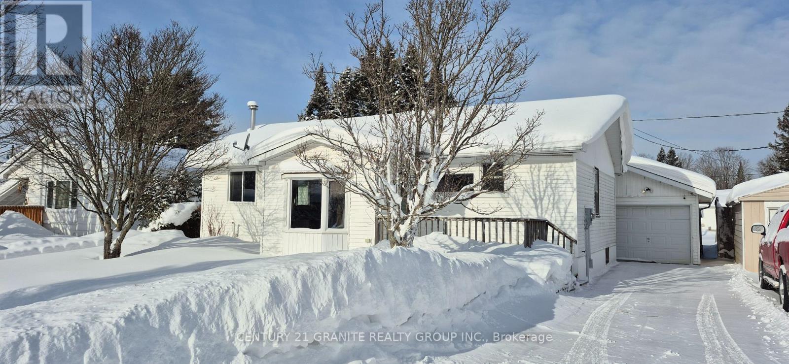 10 HEMLOCK STREET, highlands east (bicroft ward), Ontario