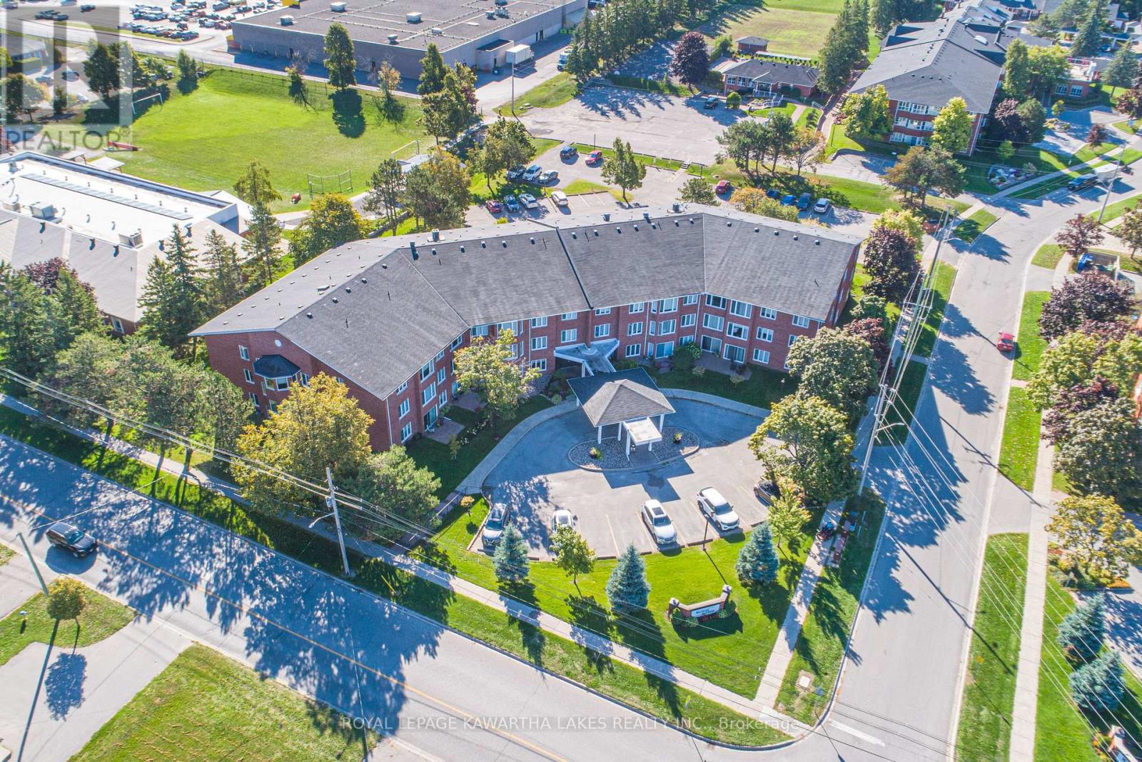 108 - 2 Heritage Way, Kawartha Lakes (Lindsay), Ontario  K9V 5P5 - Photo 2 - X12742536