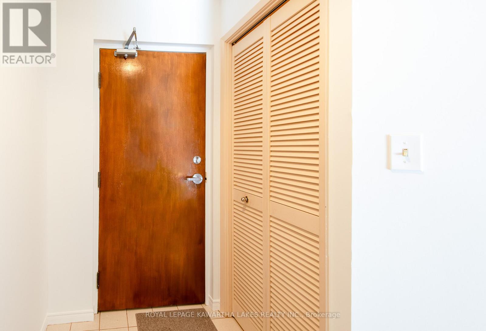 108 - 2 Heritage Way, Kawartha Lakes (Lindsay), Ontario  K9V 5P5 - Photo 4 - X12742536