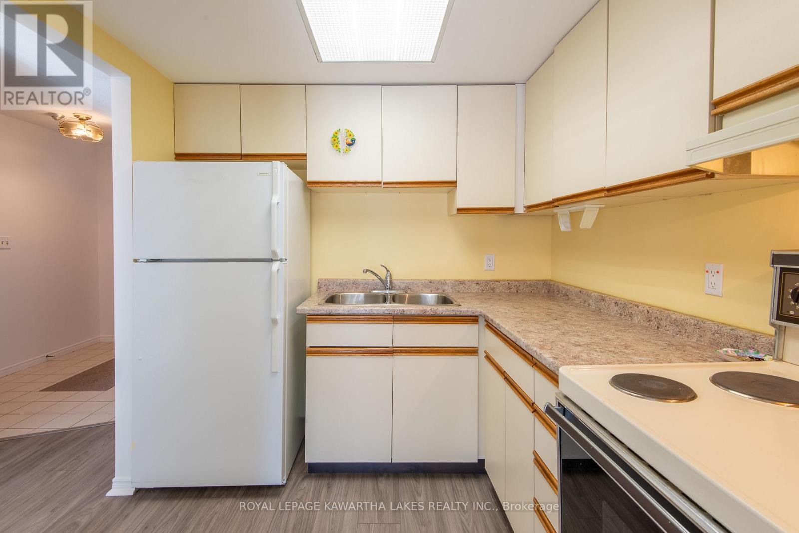 108 - 2 Heritage Way, Kawartha Lakes (Lindsay), Ontario  K9V 5P5 - Photo 7 - X12742536