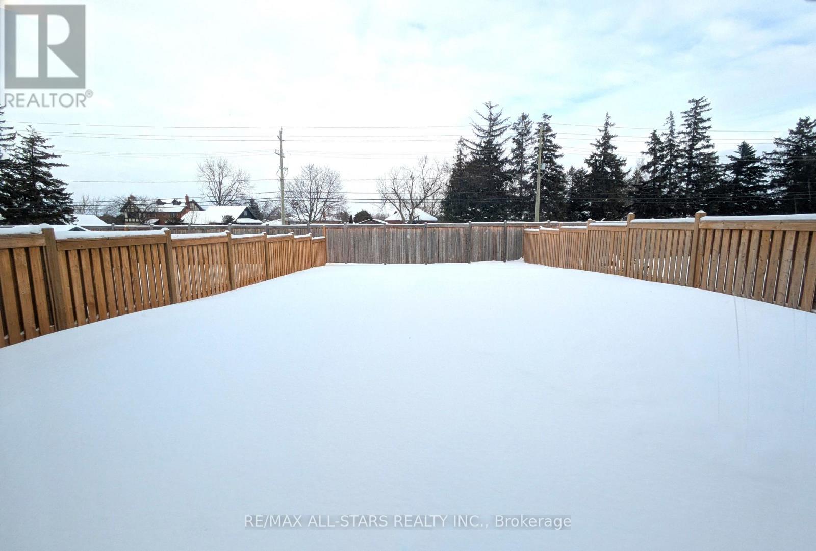 22 Hennessey Crescent, Kawartha Lakes (Lindsay), Ontario  K9V 0P3 - Photo 11 - X12743072