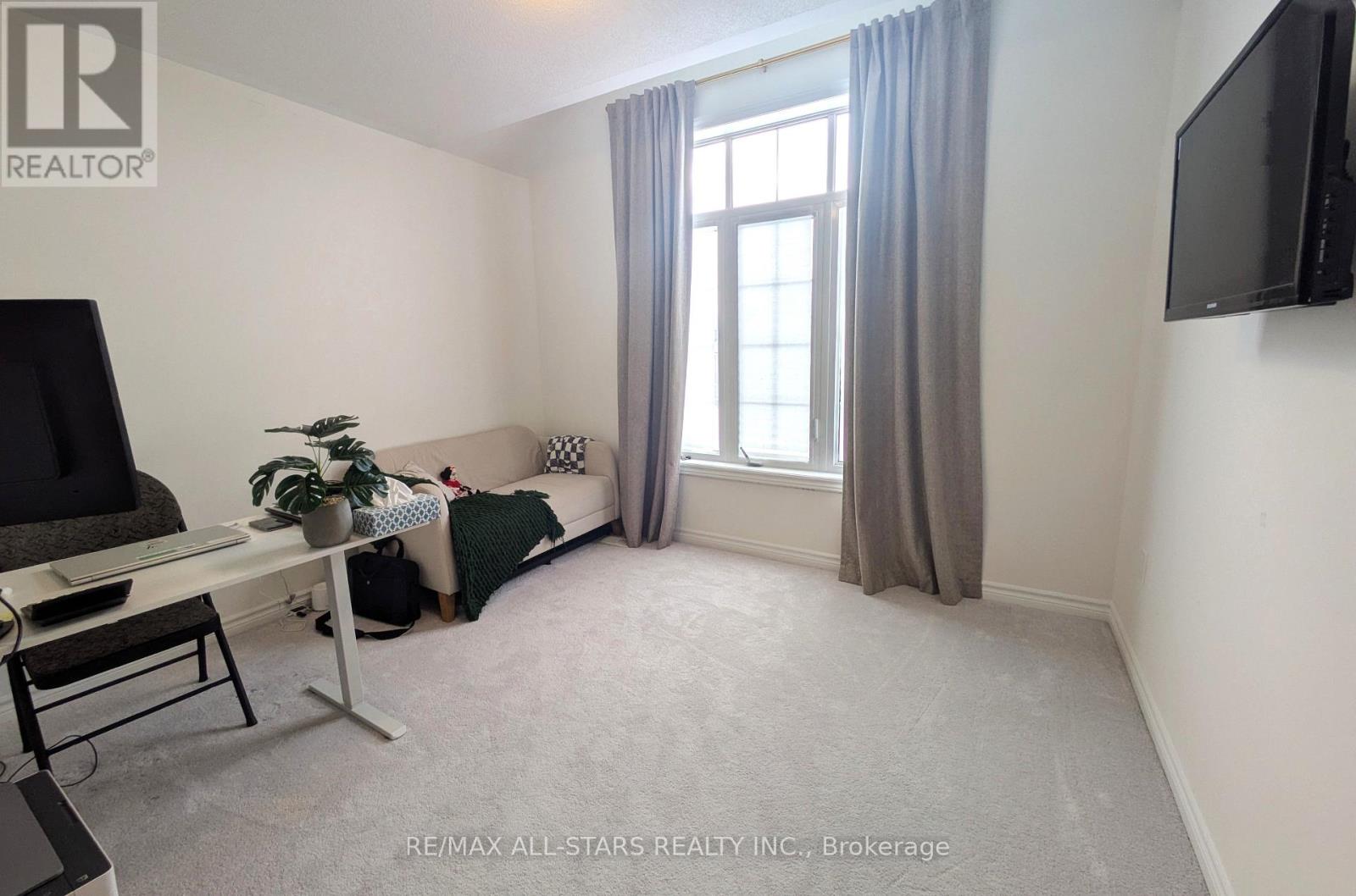 22 Hennessey Crescent, Kawartha Lakes (Lindsay), Ontario  K9V 0P3 - Photo 18 - X12743072