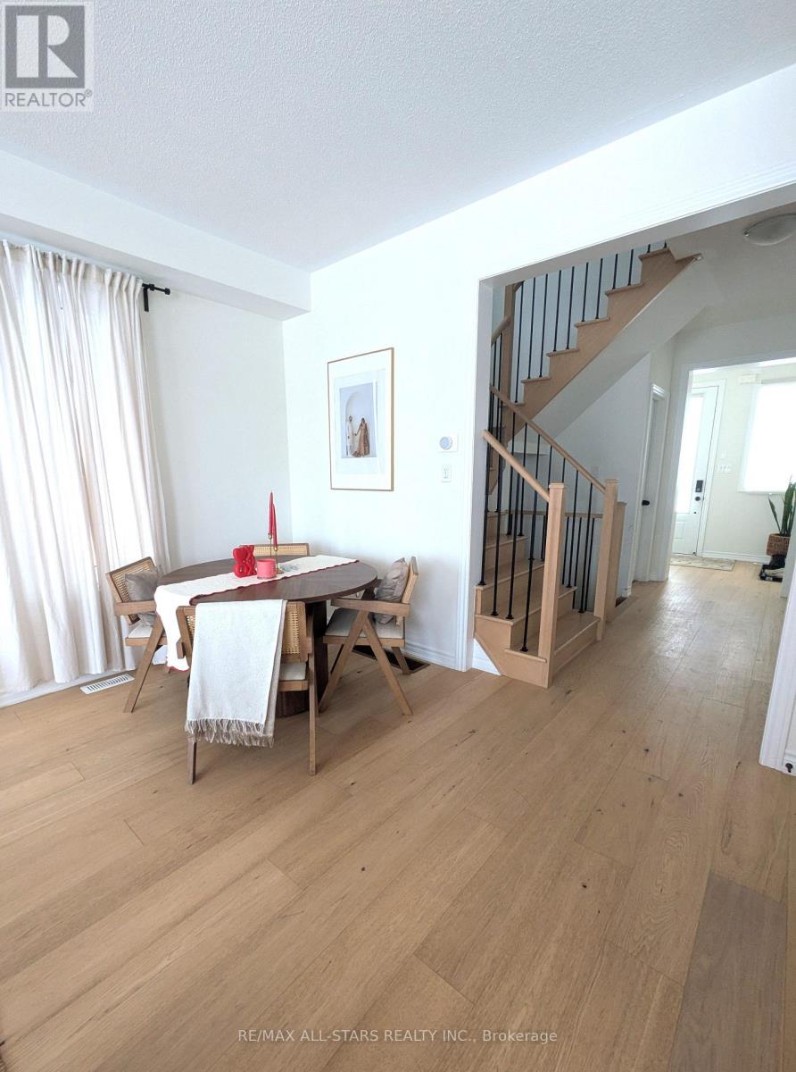 22 Hennessey Crescent, Kawartha Lakes (Lindsay), Ontario  K9V 0P3 - Photo 6 - X12743072