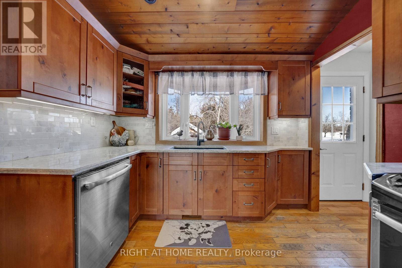 424 Bridle Road, Kawartha Lakes (Ops), Ontario  K9V 4R2 - Photo 8 - X12742944