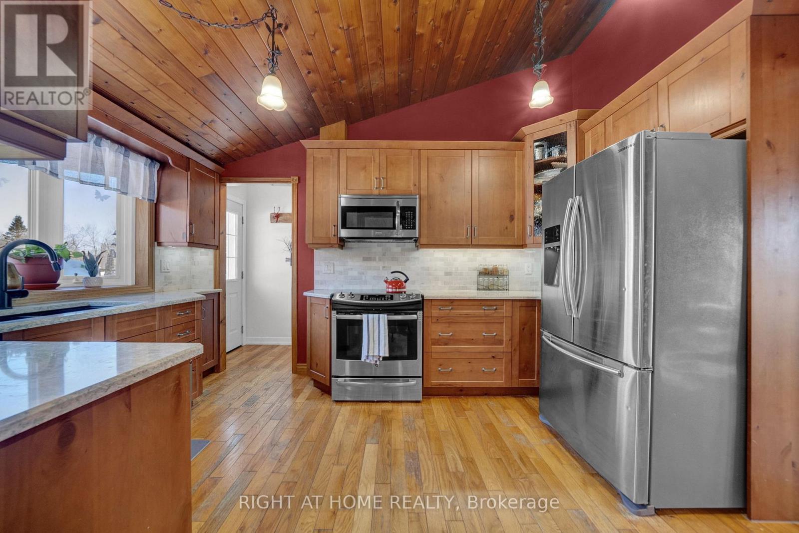 424 Bridle Road, Kawartha Lakes (Ops), Ontario  K9V 4R2 - Photo 9 - X12742944