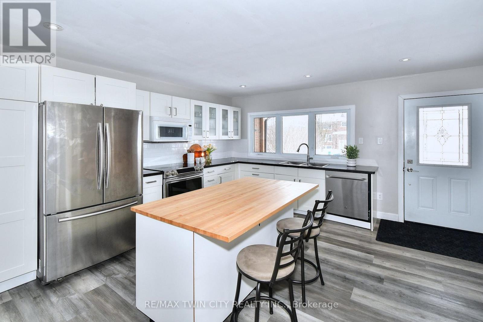 164 Goodfellow Road, Peterborough (Town Ward 3), Ontario  K9J 5X2 - Photo 5 - X12746730